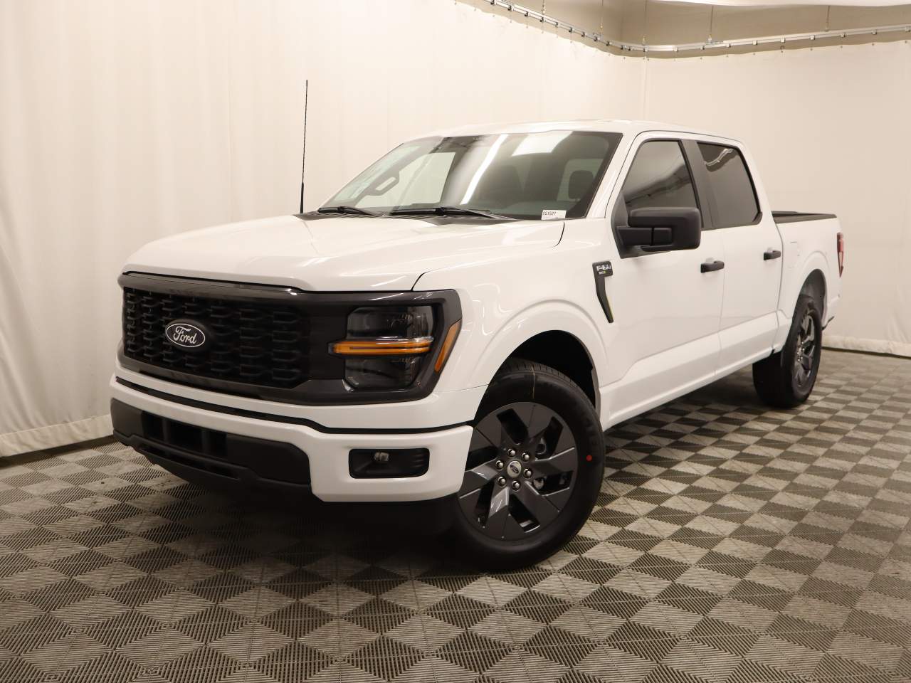 2025 Ford F-150 SuperCrew STX