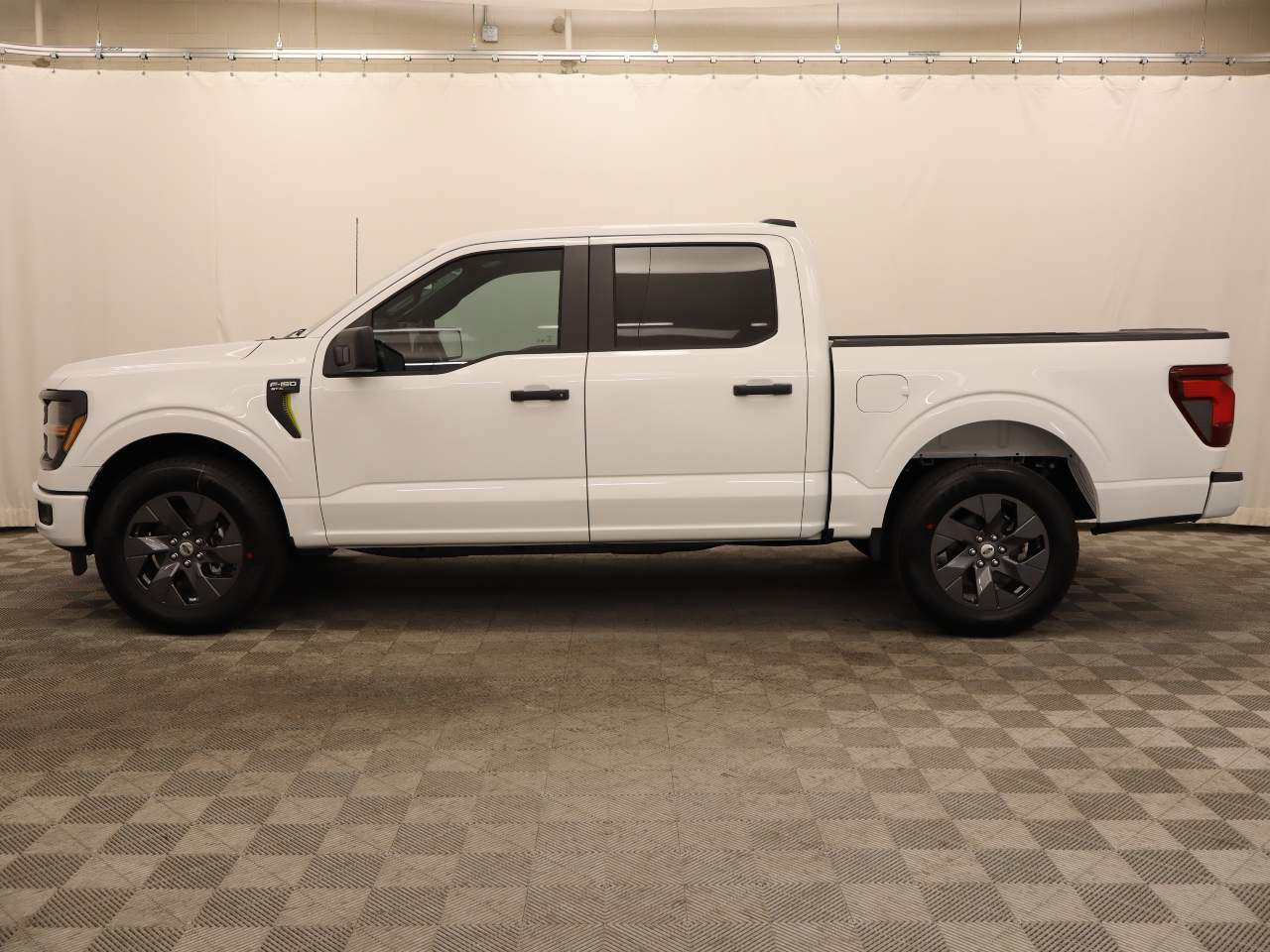 2025 Ford F-150 SuperCrew STX