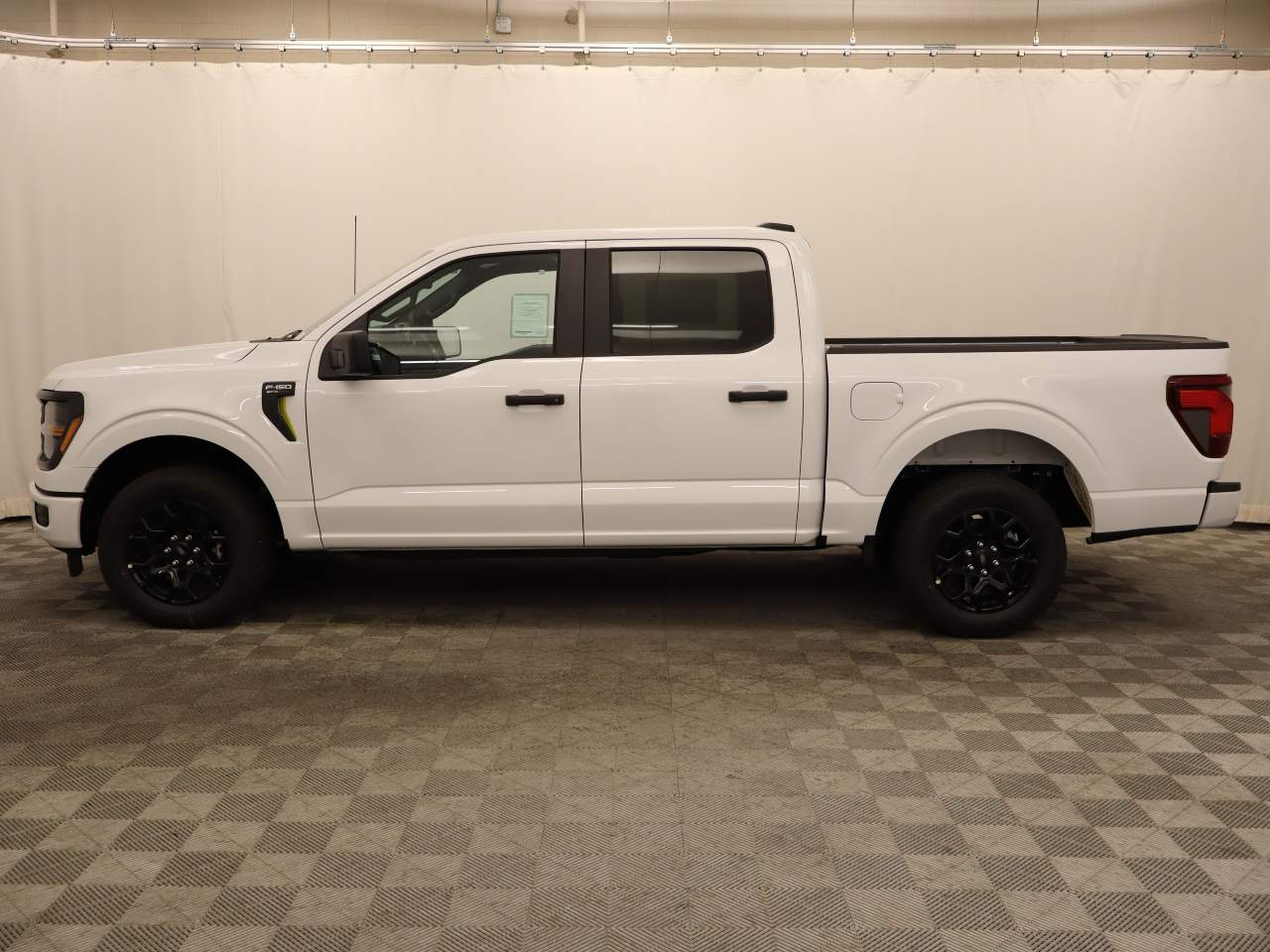 2025 Ford F-150 SuperCrew STX