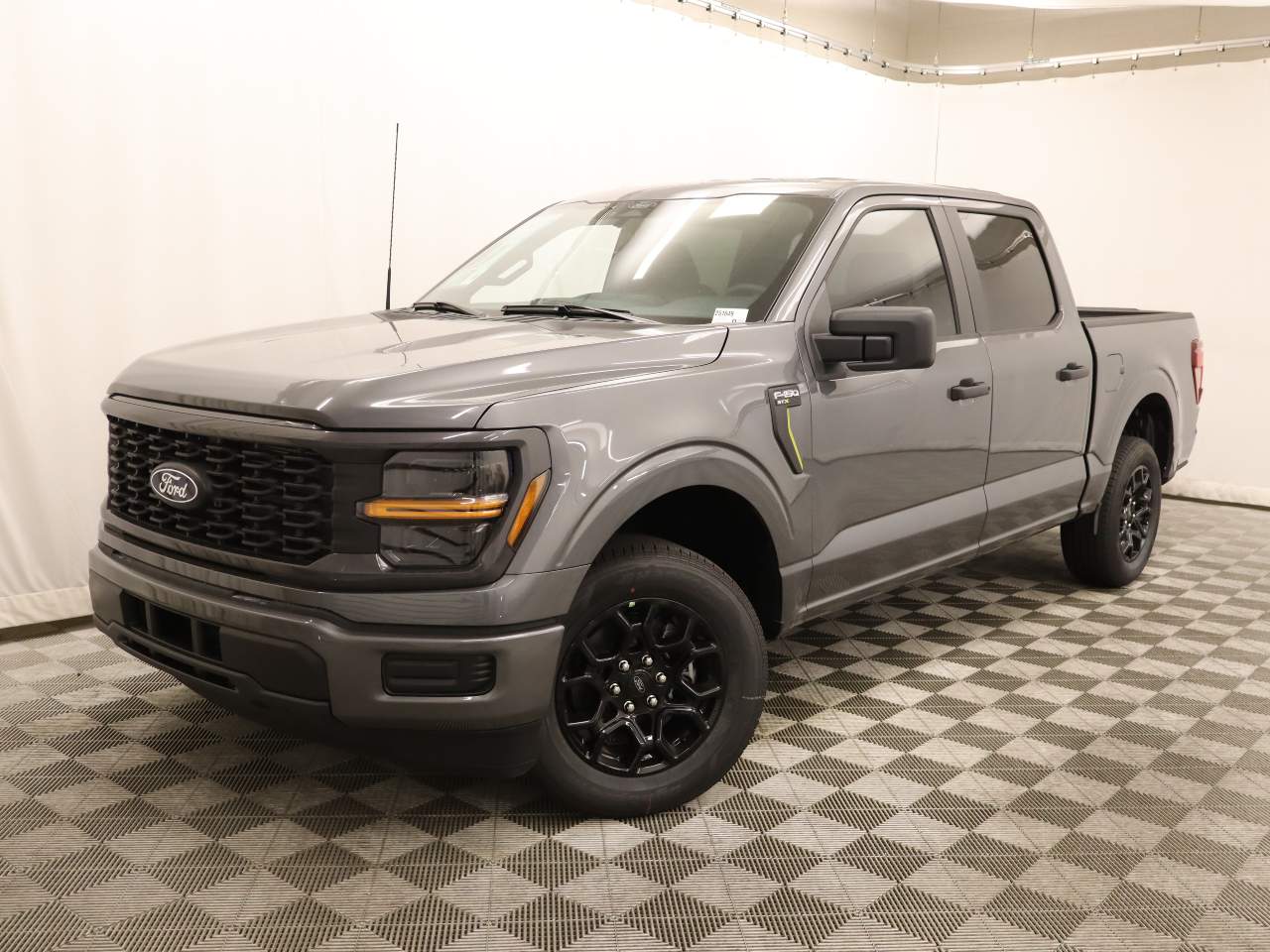 2025 Ford F-150 SuperCrew STX