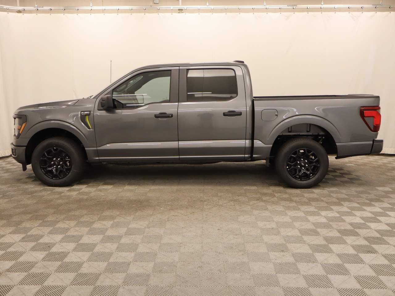 2025 Ford F-150 SuperCrew STX
