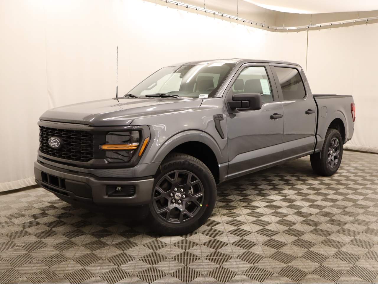 2026 Ford F-150 SuperCrew STX