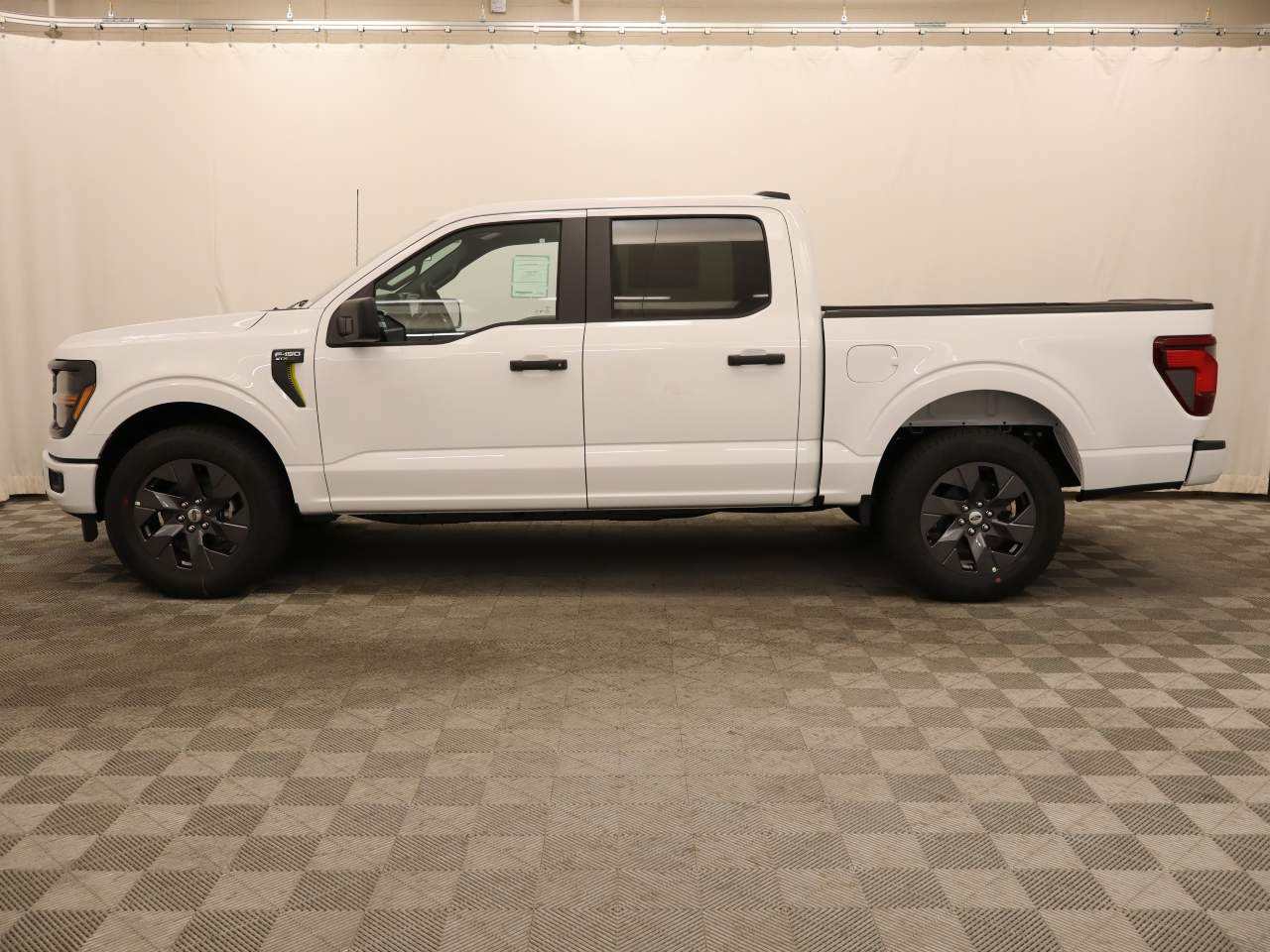 2025 Ford F-150 SuperCrew STX