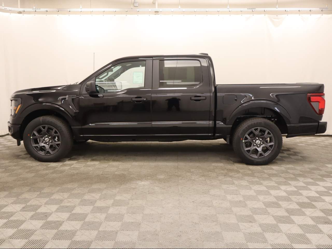 2026 Ford F-150 SuperCrew STX