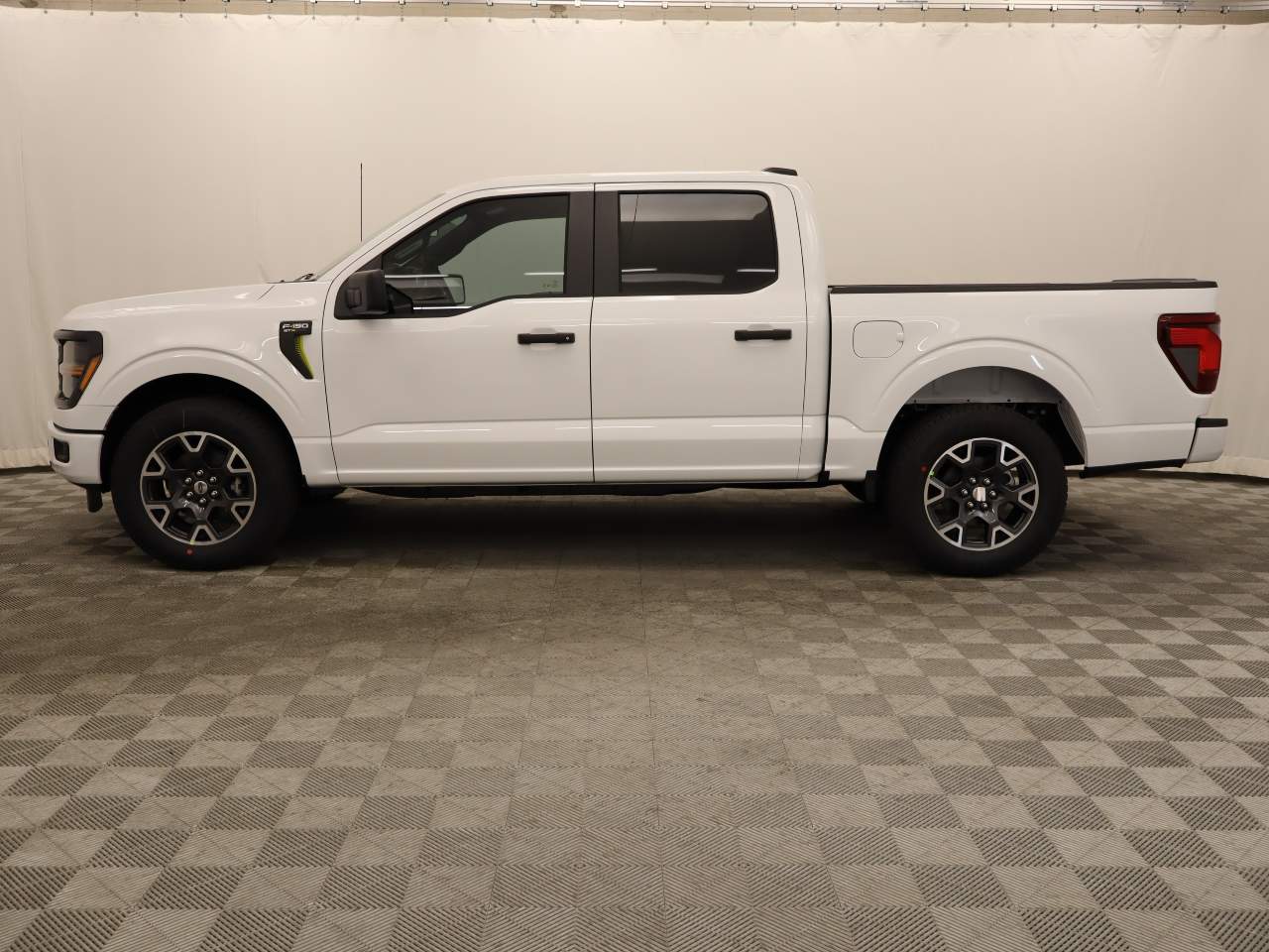 2024 Ford F-150 SuperCrew STX