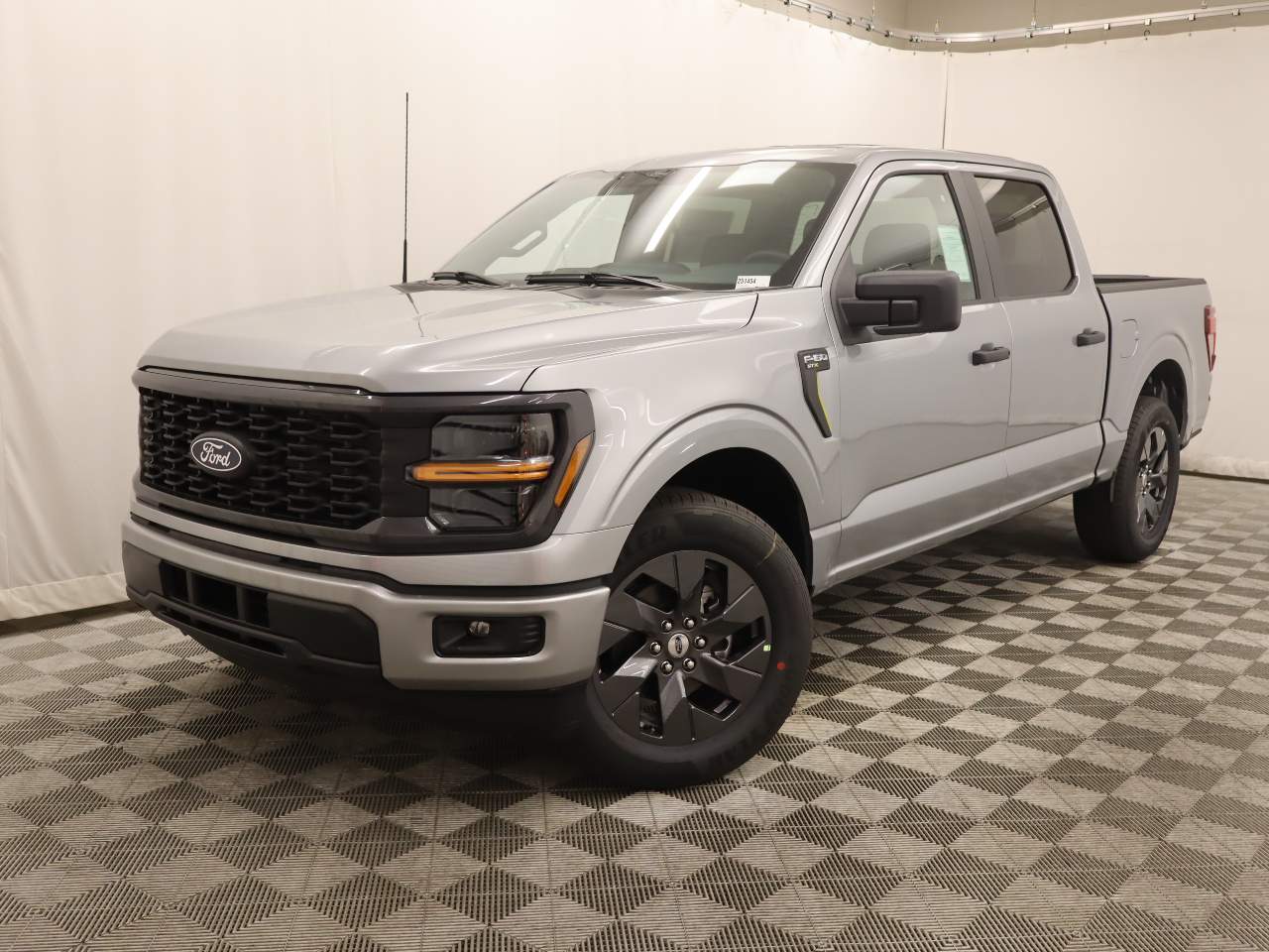 2025 Ford F-150 SuperCrew STX