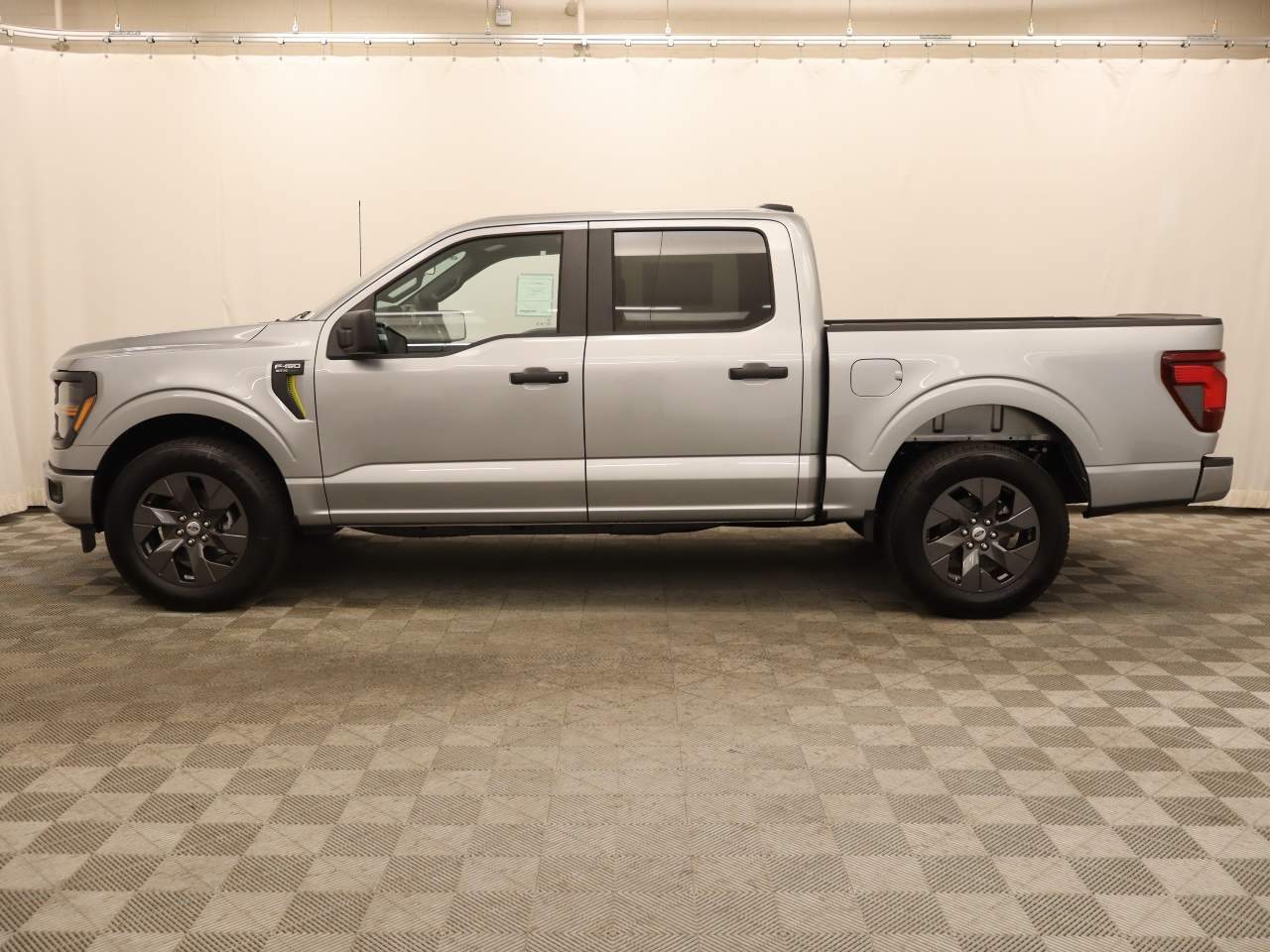 2025 Ford F-150 SuperCrew STX