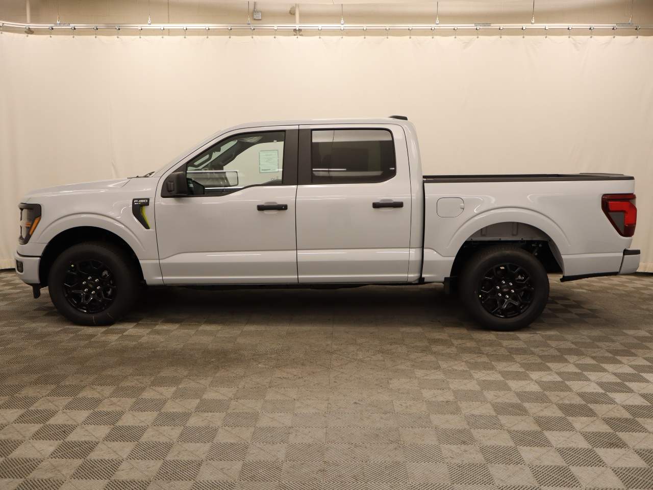 2025 Ford F-150 SuperCrew STX