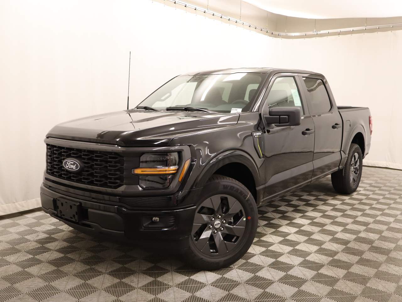 2025 Ford F-150 SuperCrew STX