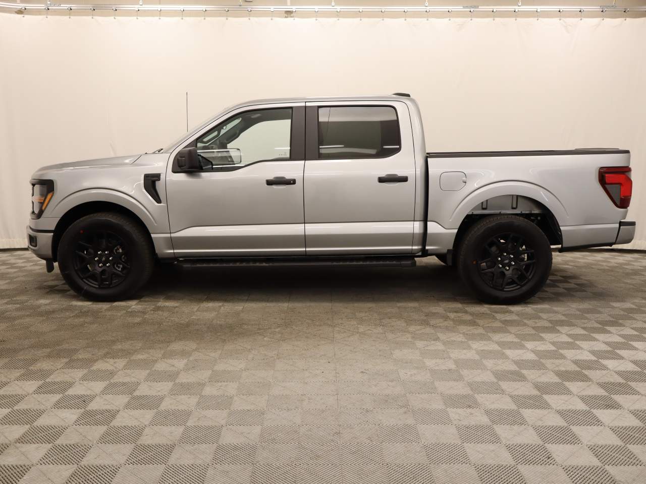 2025 Ford F-150 SuperCrew STX