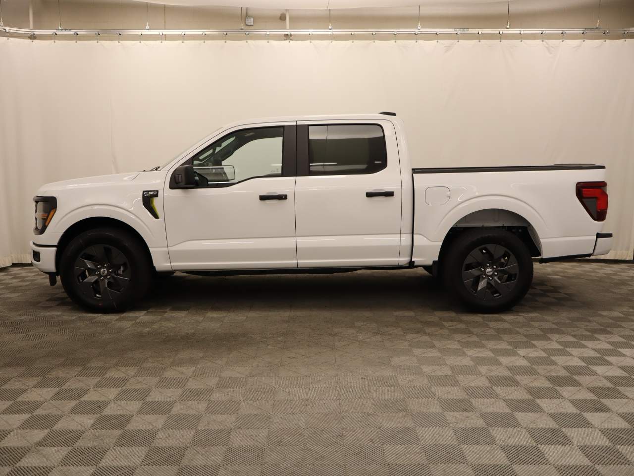 2025 Ford F-150 SuperCrew STX