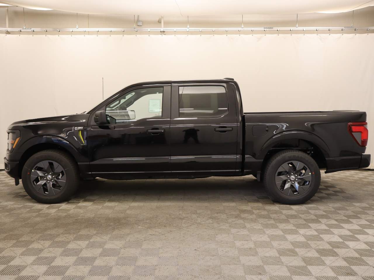 2025 Ford F-150 SuperCrew STX