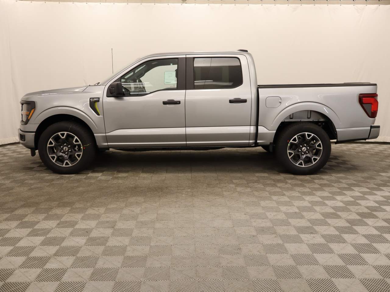 2024 Ford F-150 SuperCrew STX