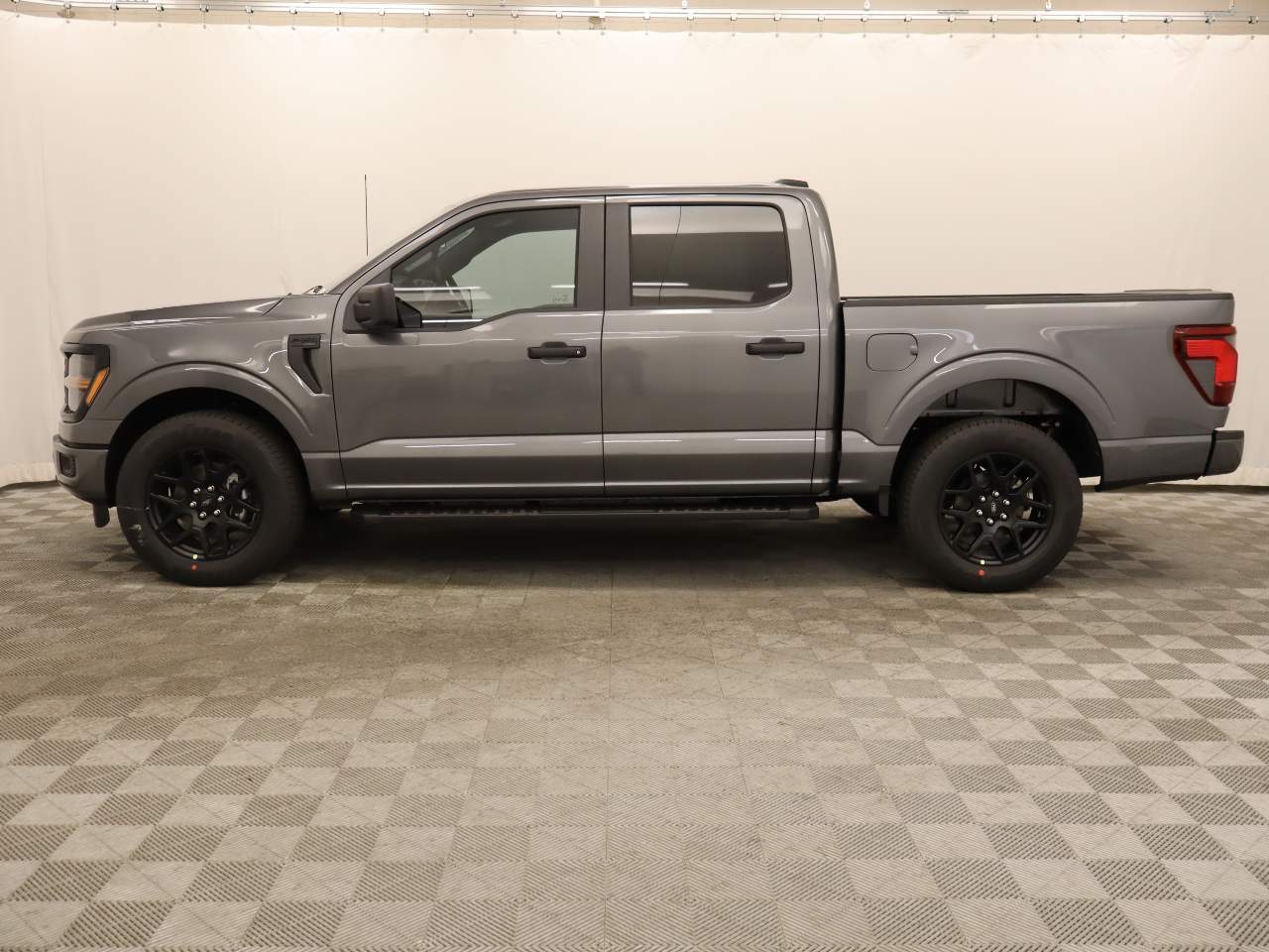 2024 Ford F-150 SuperCrew STX