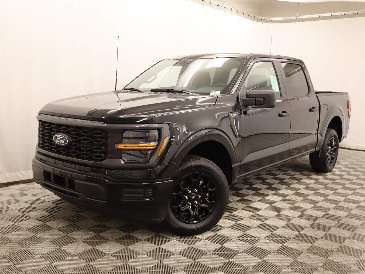 2025 Ford F-150 SuperCrew STX