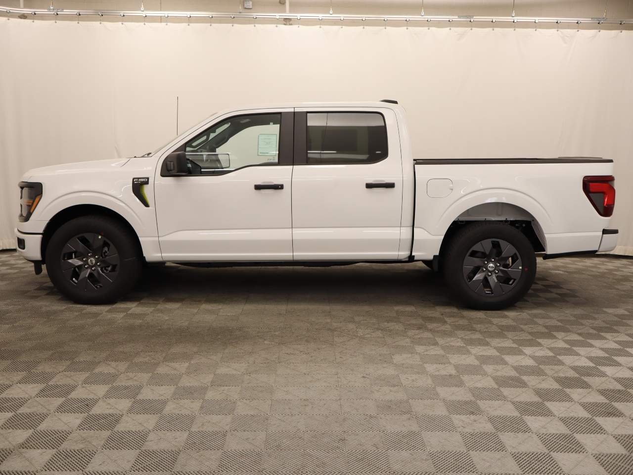 2025 Ford F-150 SuperCrew STX