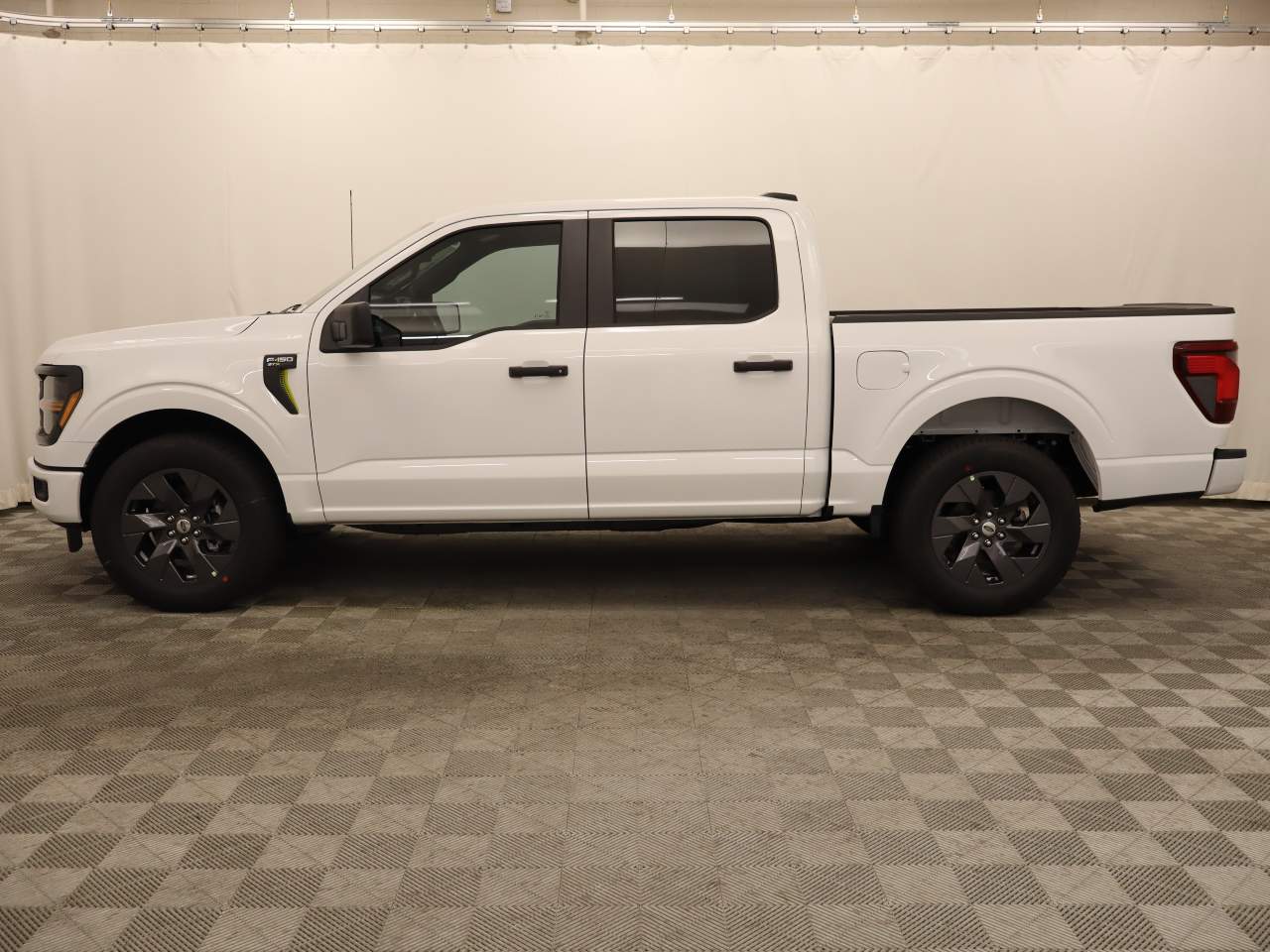 2025 Ford F-150 SuperCrew STX