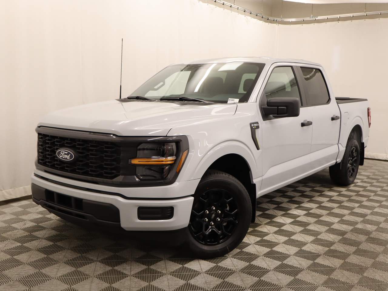 2025 Ford F-150 SuperCrew STX