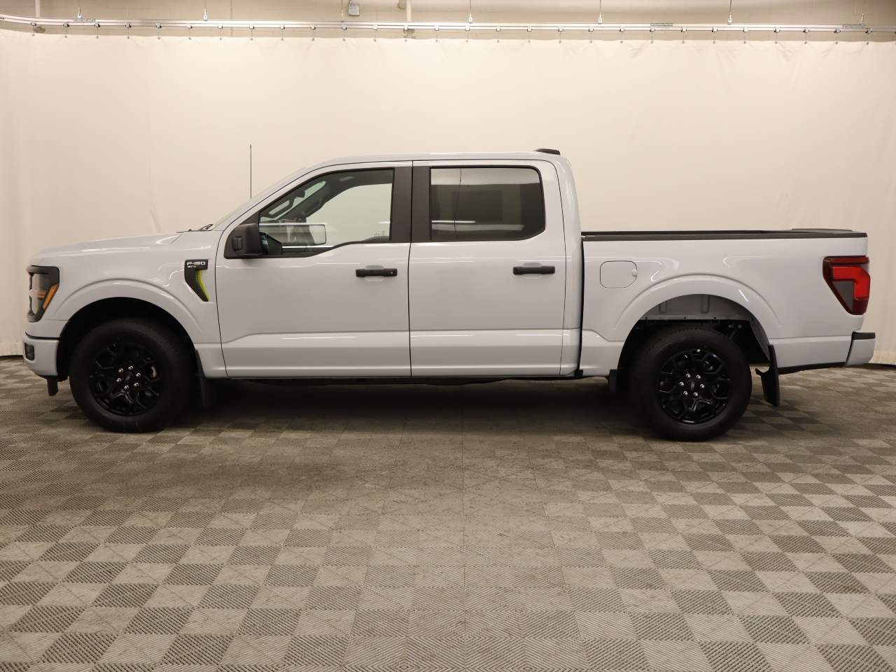 2025 Ford F-150 SuperCrew STX