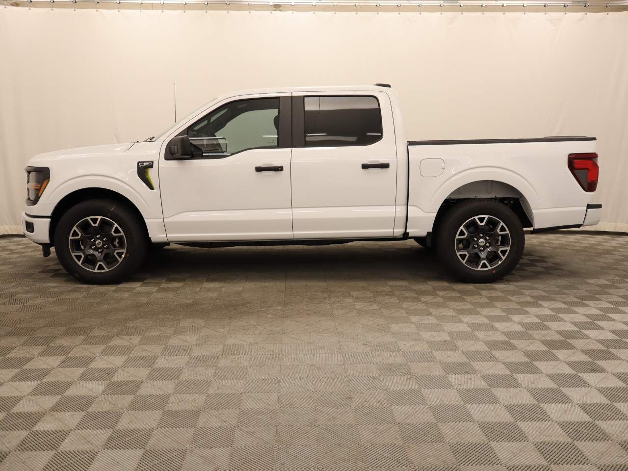 2024 Ford F-150 SuperCrew STX