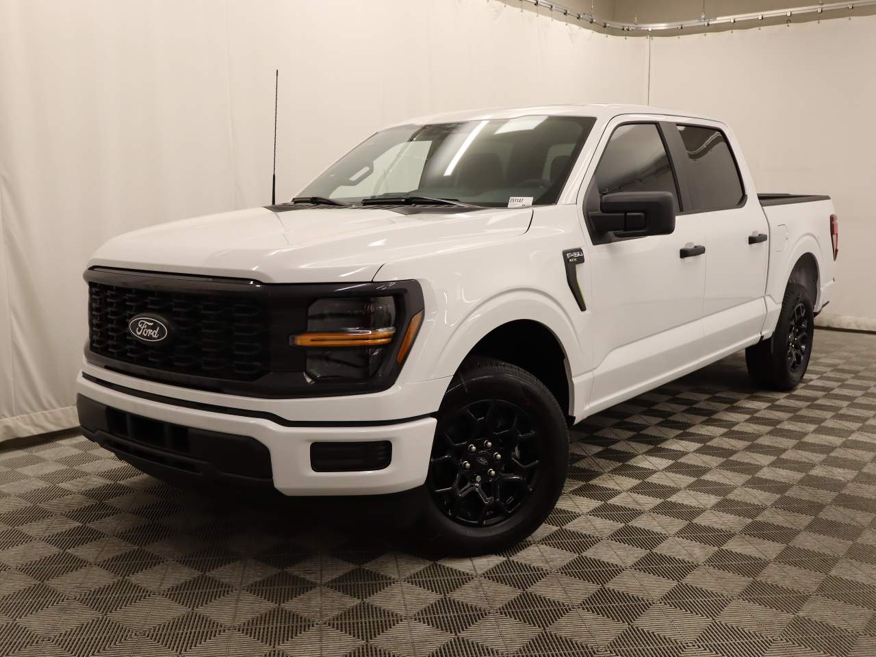 2025 Ford F-150 SuperCrew STX