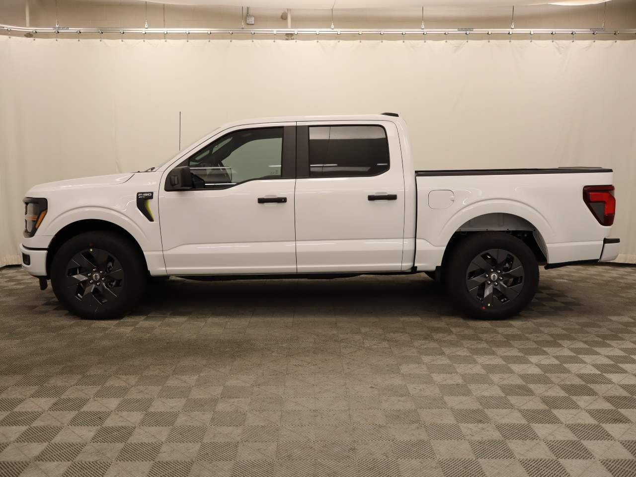 2025 Ford F-150 SuperCrew STX