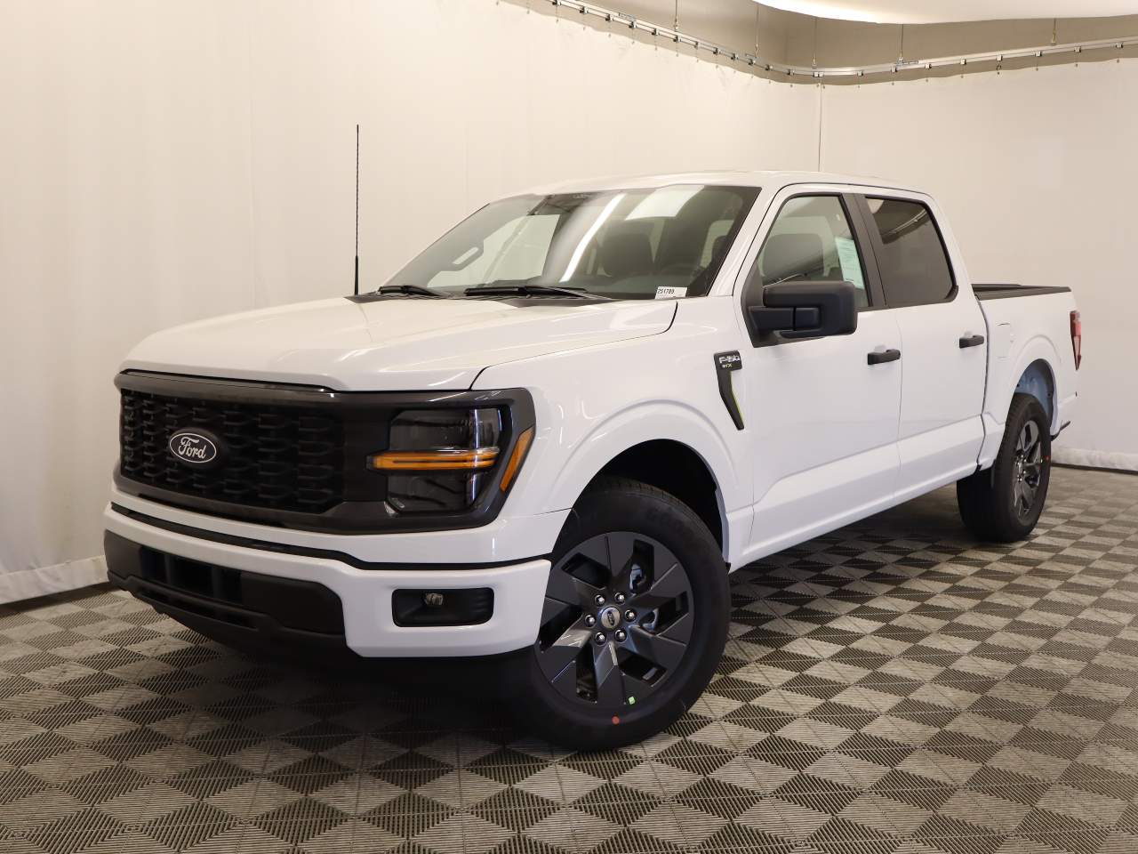 2025 Ford F-150 SuperCrew STX