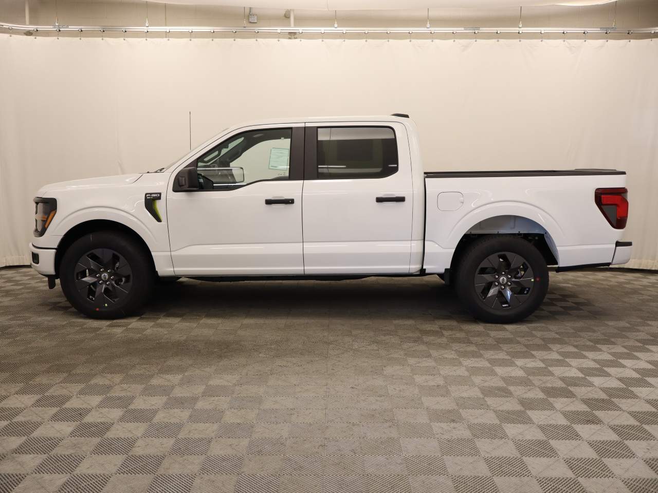 2025 Ford F-150 SuperCrew STX