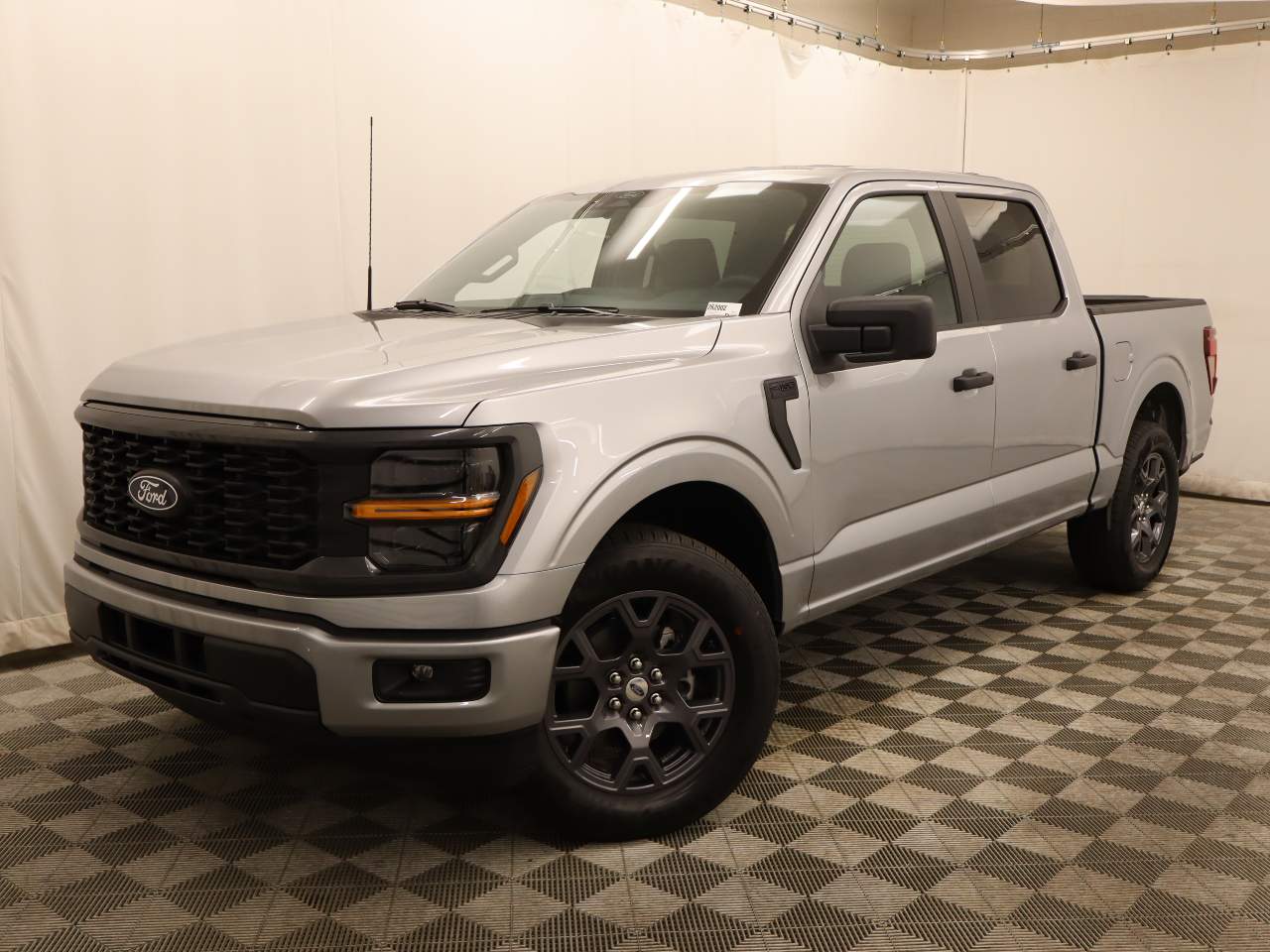 2026 Ford F-150 SuperCrew STX