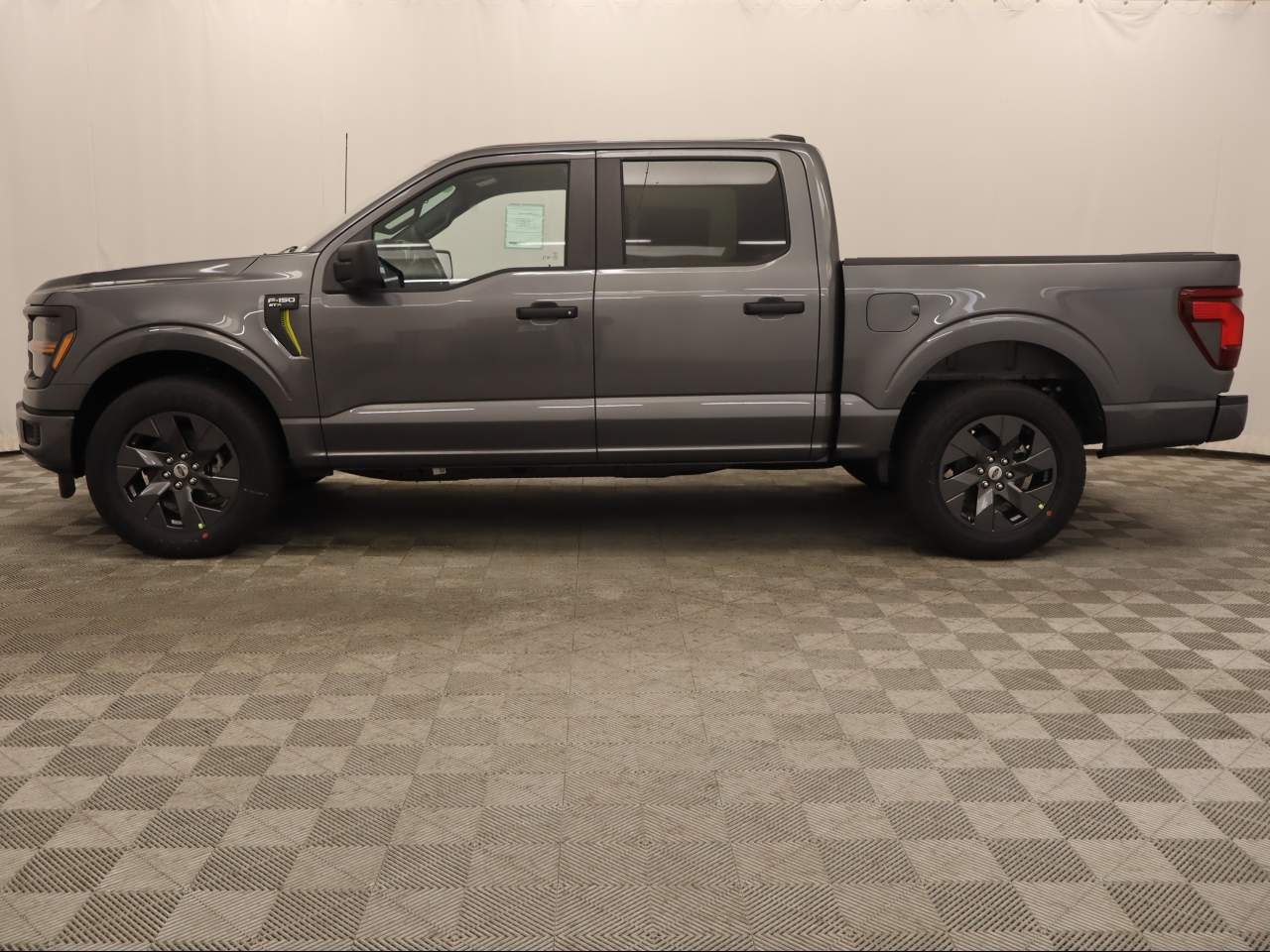 2025 Ford F-150 SuperCrew STX