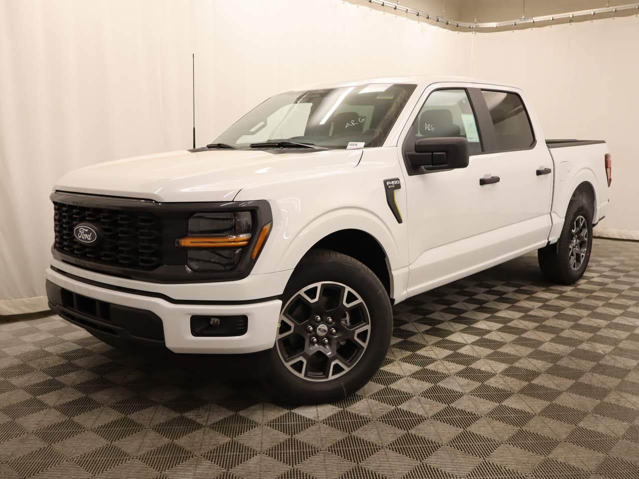 2025 Ford F-150 SuperCrew STX