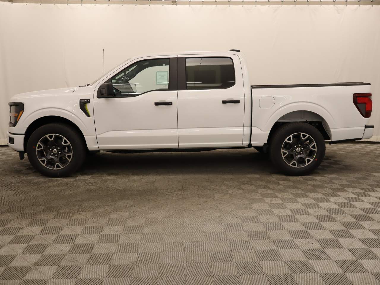 2025 Ford F-150 SuperCrew STX