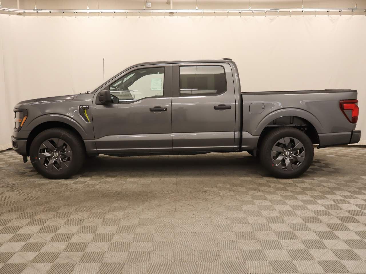 2025 Ford F-150 SuperCrew STX