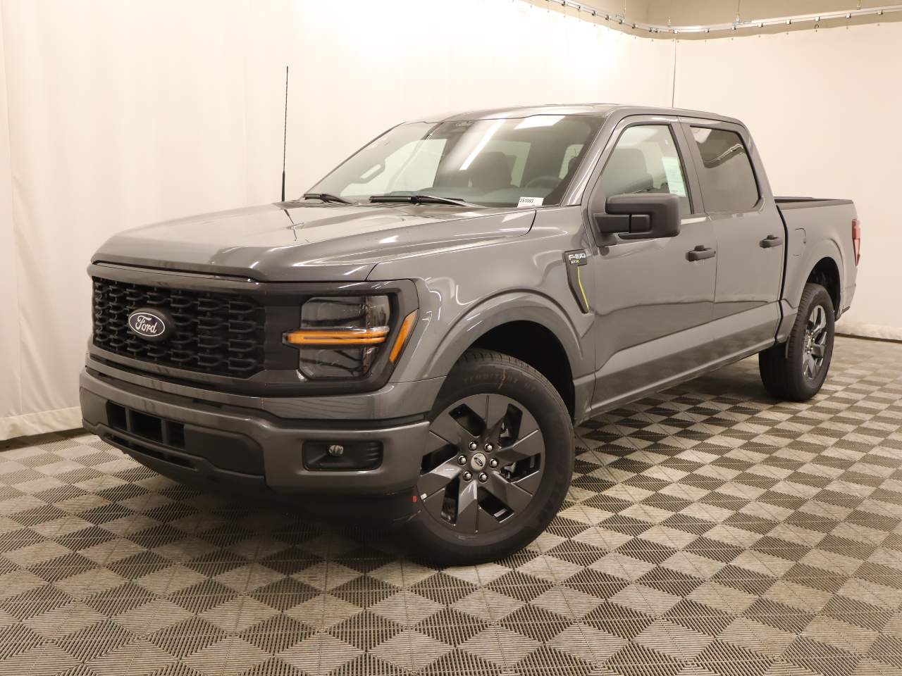 2025 Ford F-150 SuperCrew STX