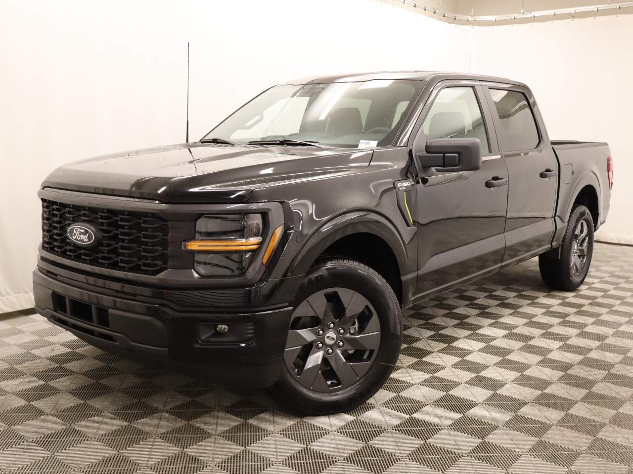 2025 Ford F-150 SuperCrew STX
