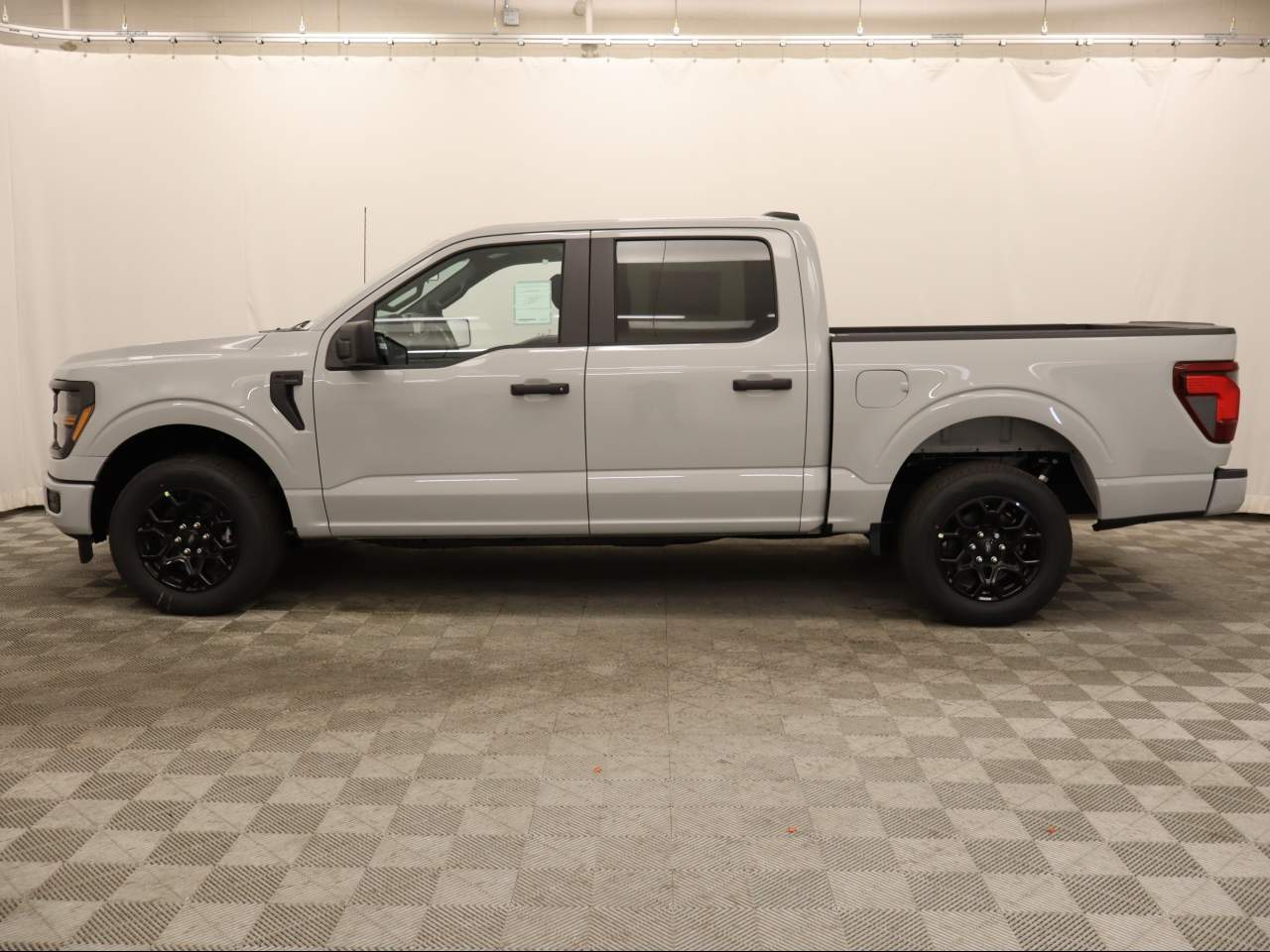 2026 Ford F-150 SuperCrew STX