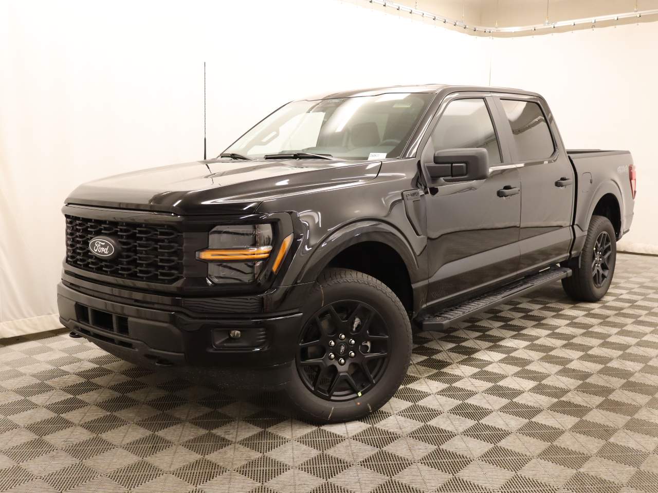 2025 Ford F-150 SuperCrew STX