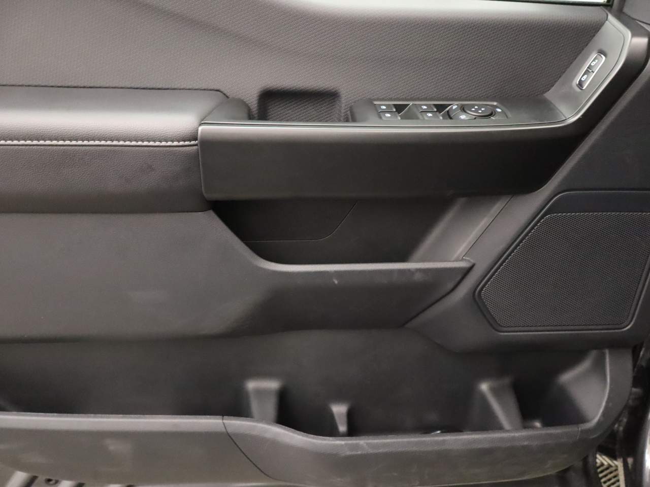 2026 Ford F-150 SuperCrew STX