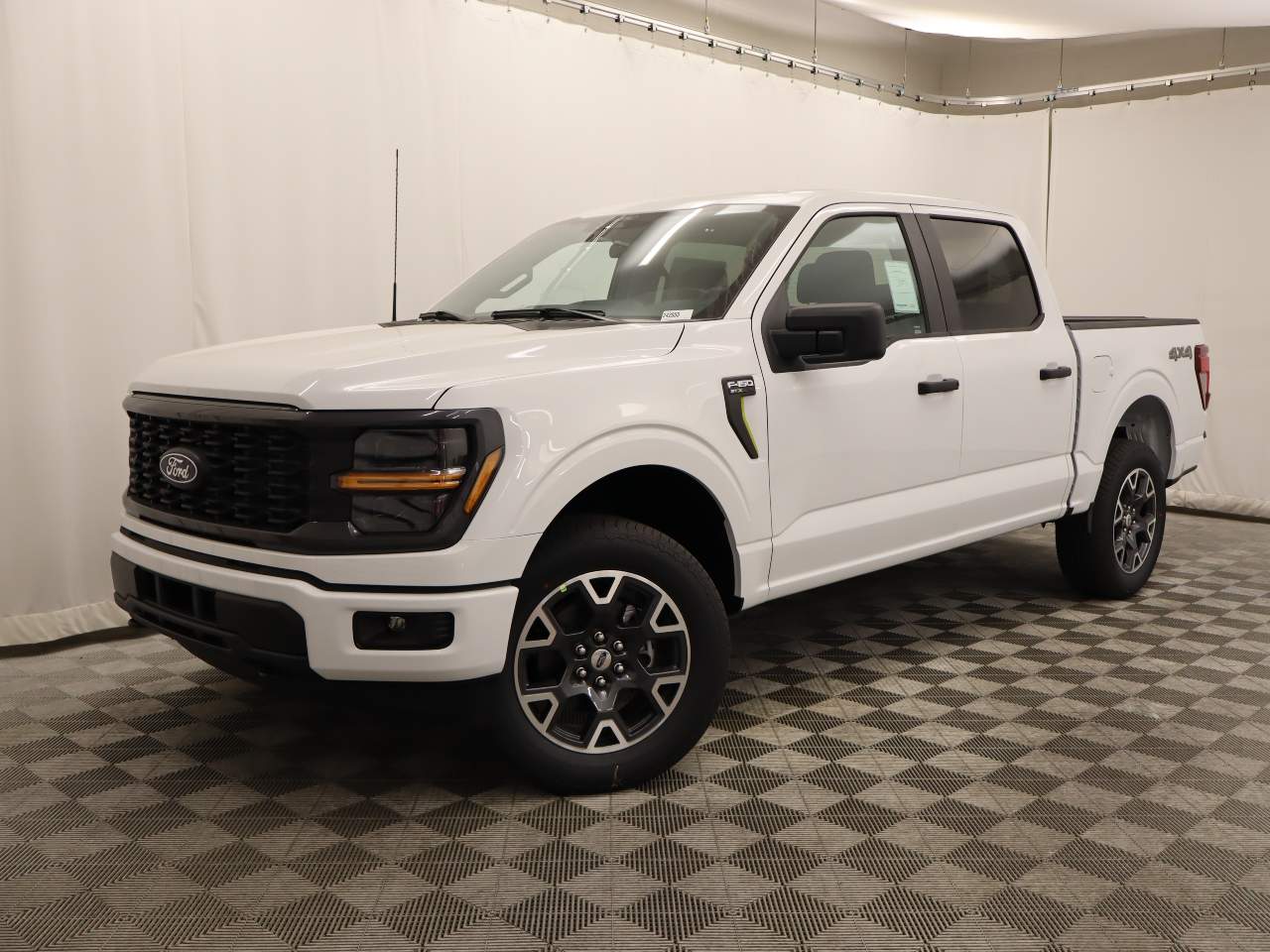 2024 Ford F-150 SuperCrew STX