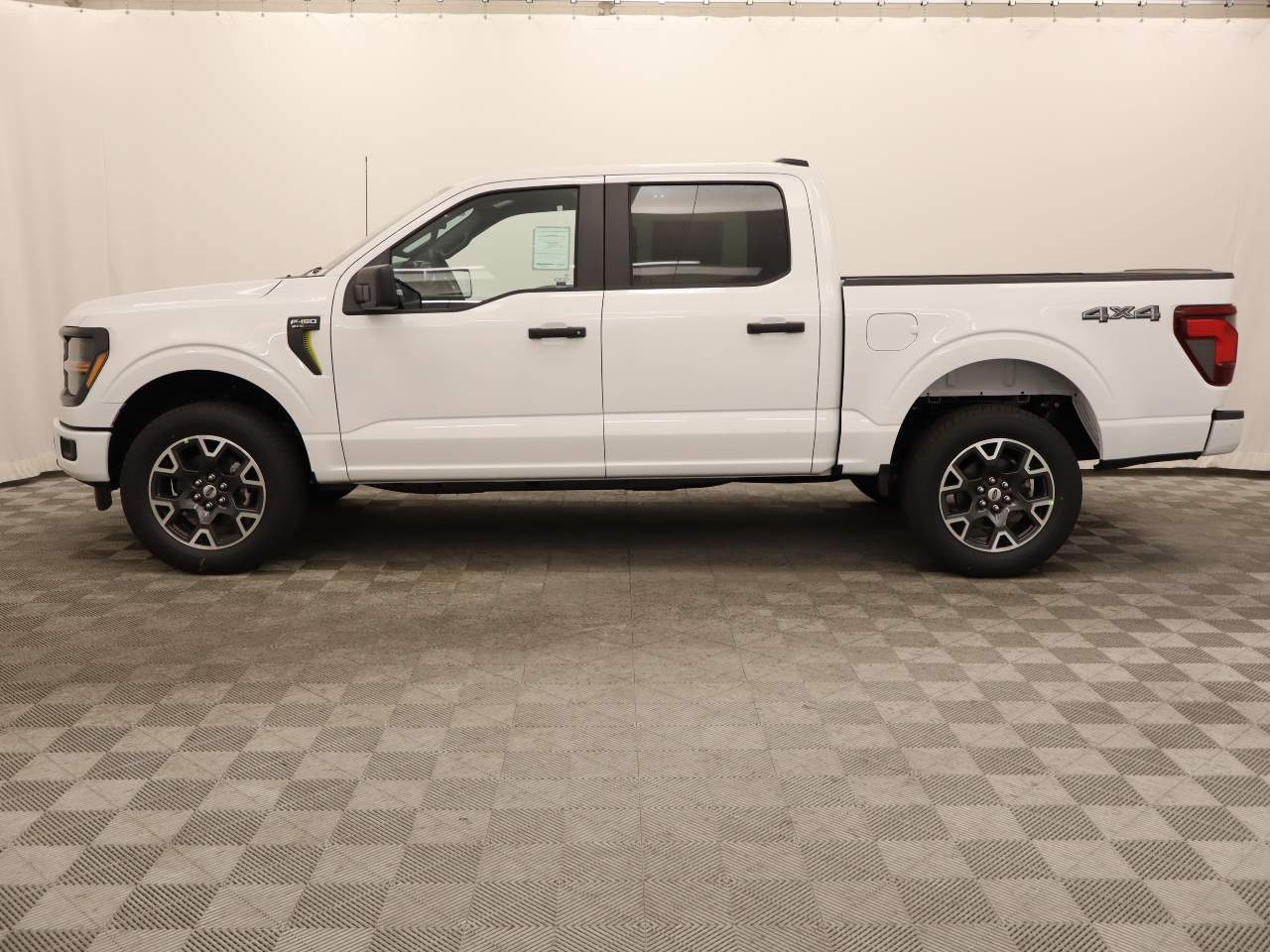 2024 Ford F-150 SuperCrew STX