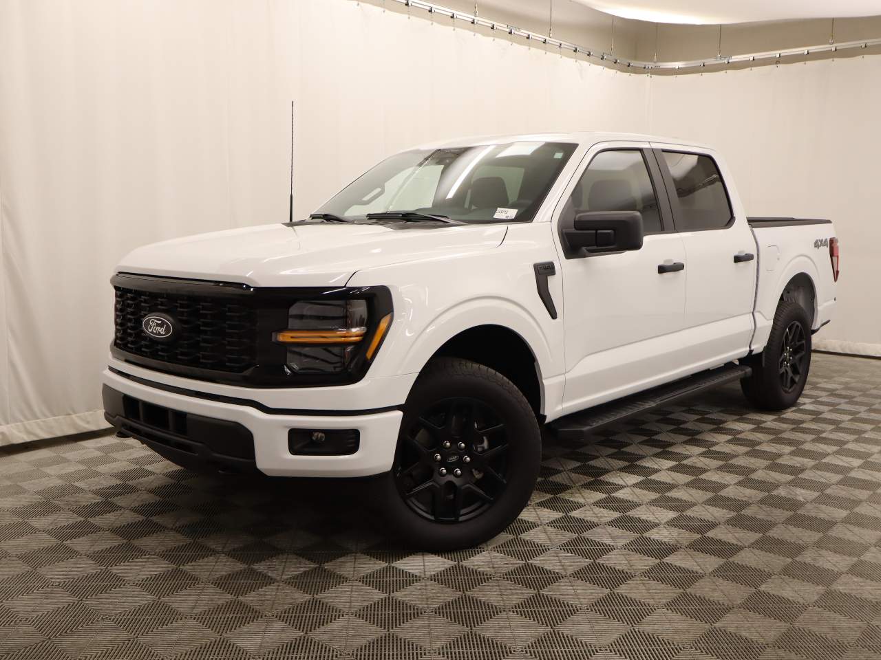 2024 Ford F-150 SuperCrew STX