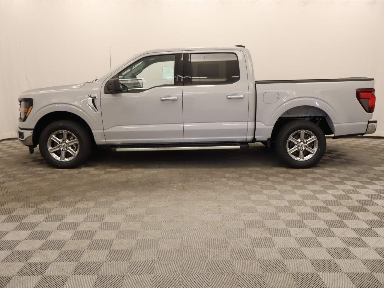 2024 Ford F-150 SuperCrew XLT