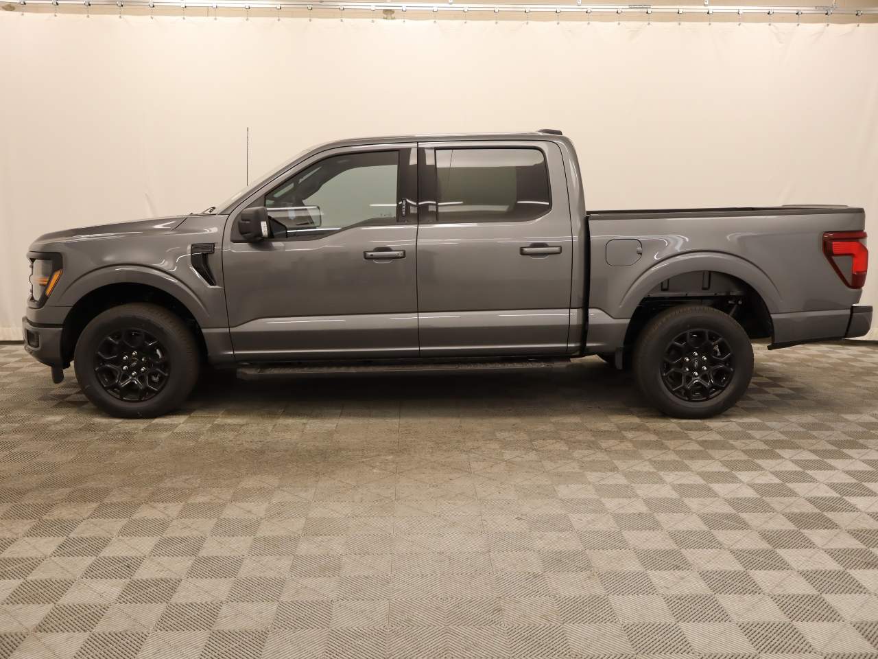 2024 Ford F-150 SuperCrew XLT