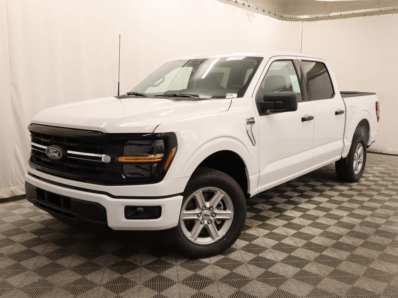 2026 Ford F-150 SuperCrew XLT