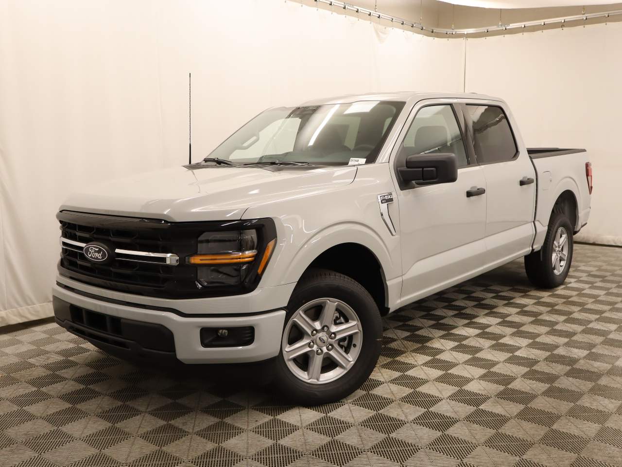 2026 Ford F-150 SuperCrew XLT