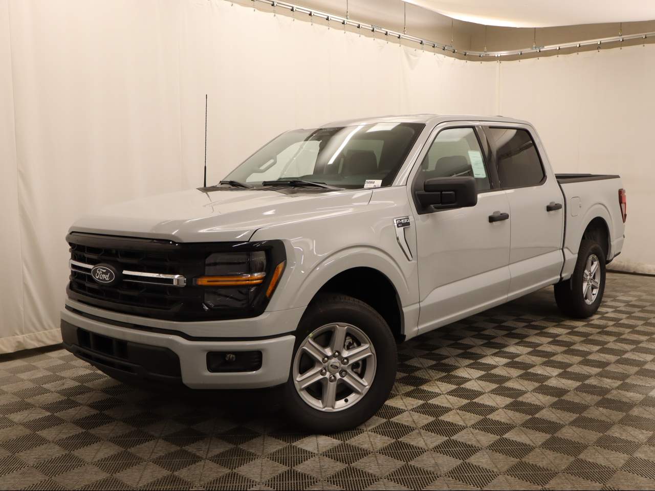 2026 Ford F-150 SuperCrew XLT