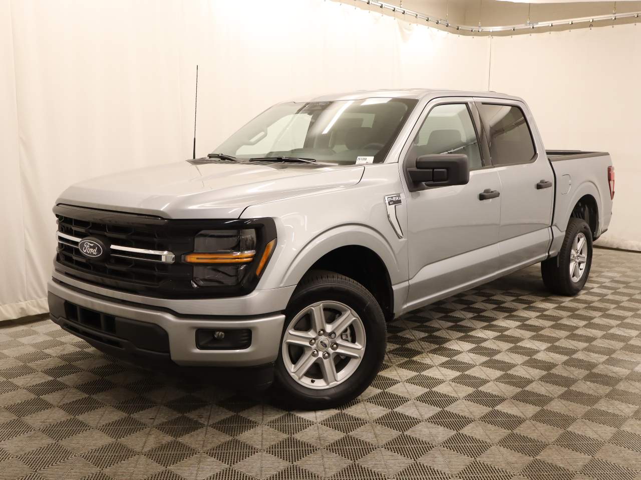 2026 Ford F-150 SuperCrew XLT