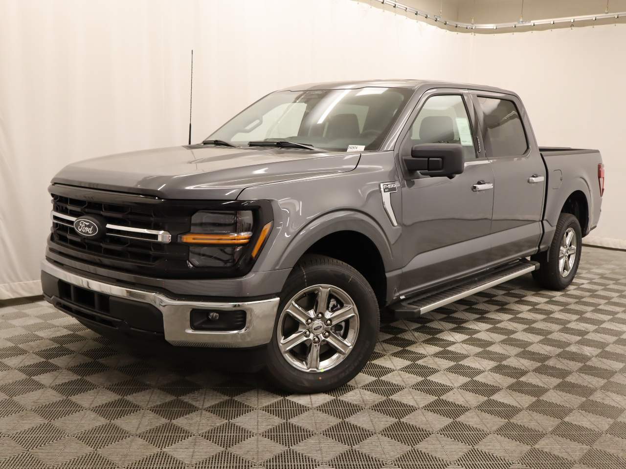 2024 Ford F-150 SuperCrew XLT