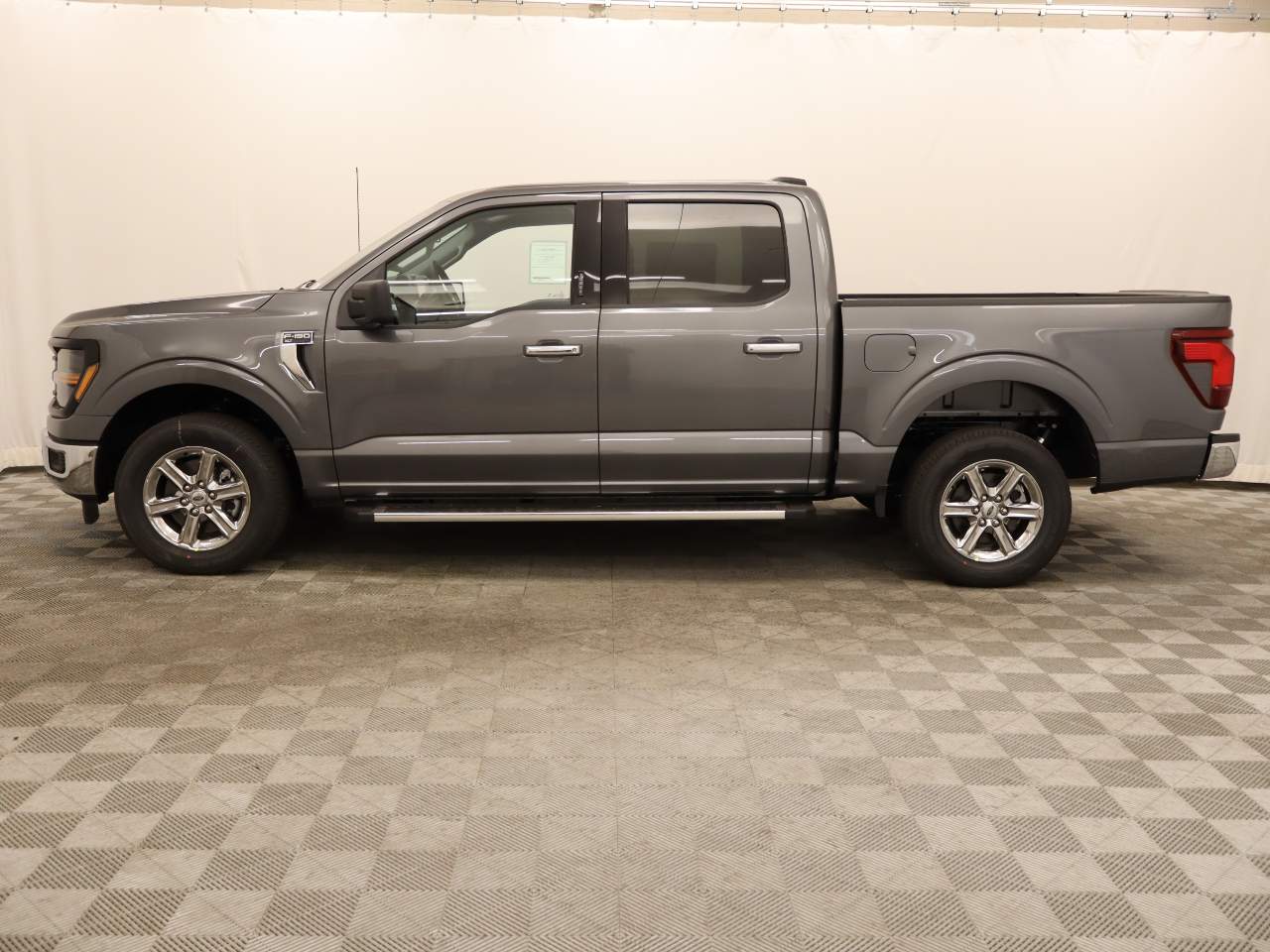 2024 Ford F-150 SuperCrew XLT