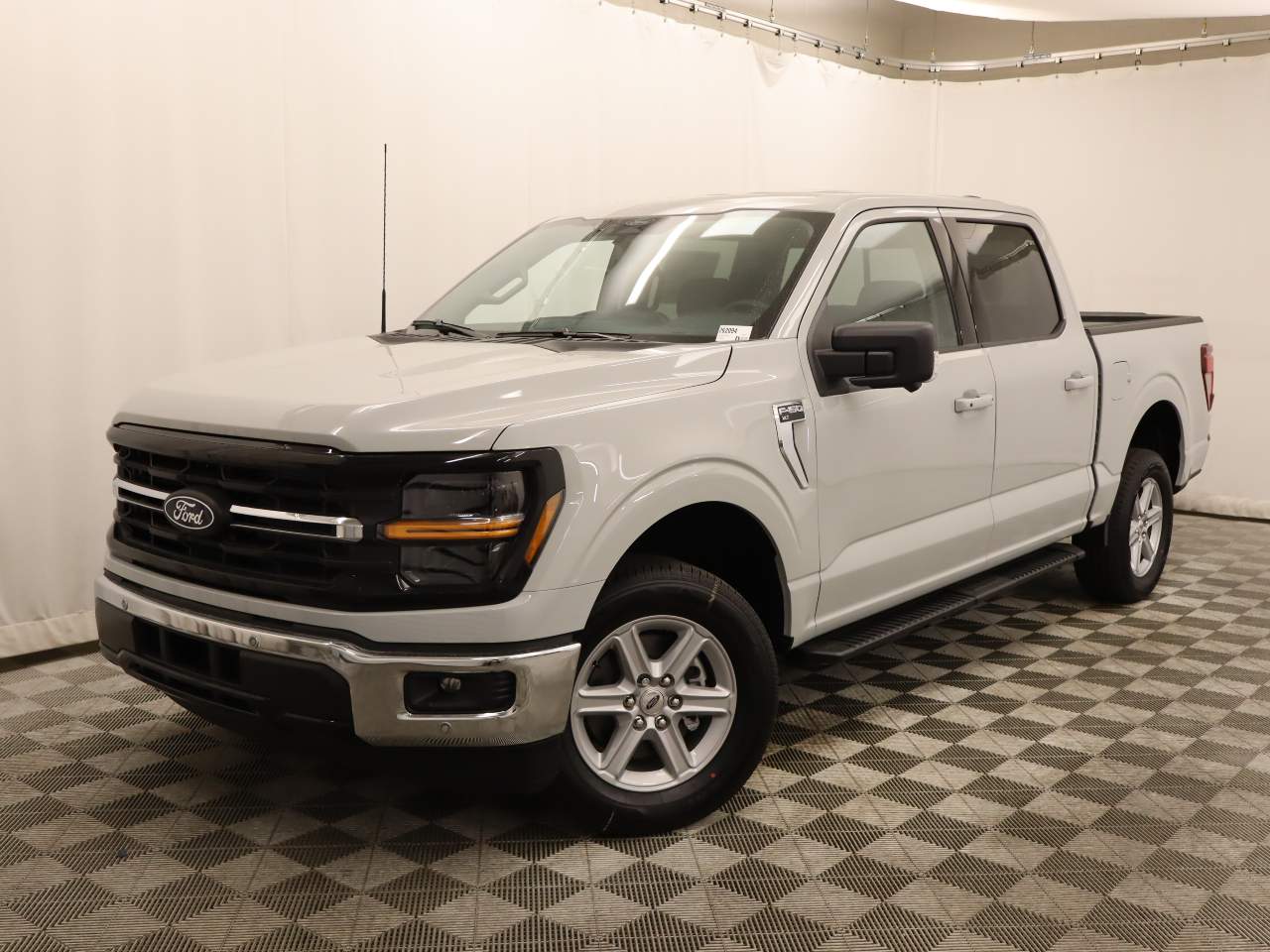 2026 Ford F-150 SuperCrew XLT